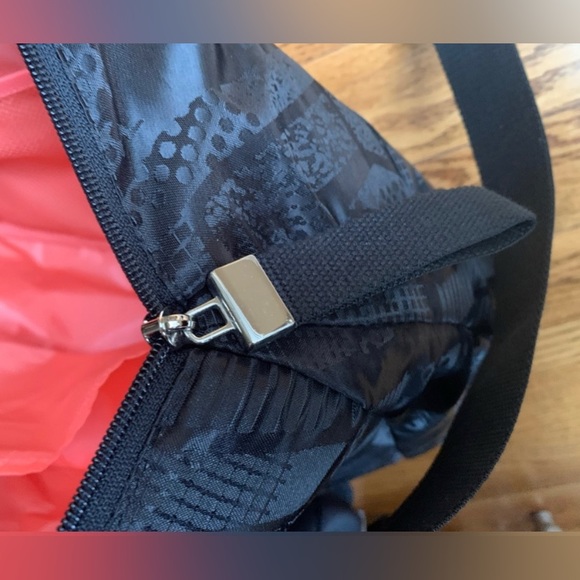 REEBOK DUFFLE/ YOGA BAG new - Picture 9 of 9